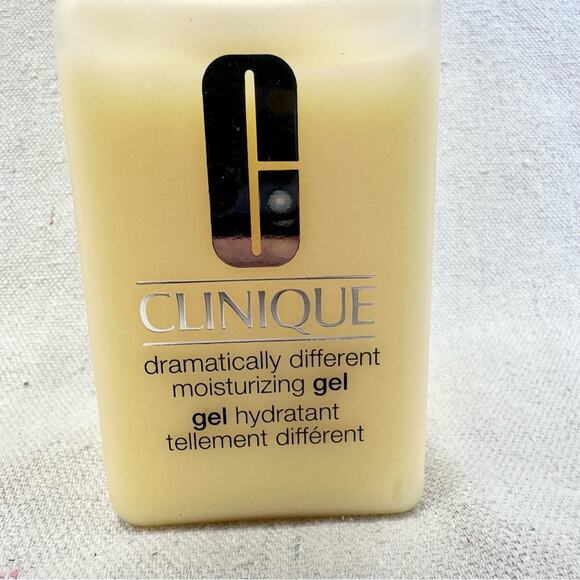 Clinique Jumbo Dramatically Different™ Face Moisturizing Gel, 6.7 oz New, Unused - Picture 6 of 8
